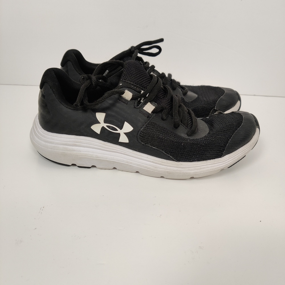 Under Armour Black Running Shoes Kid's Athletic Shoes Size 4.5 Sporty